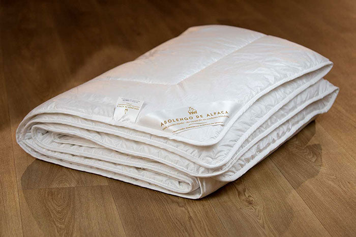 Detail Alpaka Bettdecke Premium – feine Alpakawolle für erholsamen Schlaf