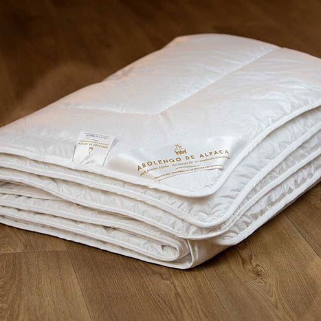 Detail Alpaka Bettdecke Premium – feine Alpakawolle für erholsamen Schlaf